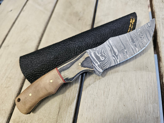 Hand crafted damascus knives